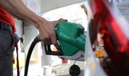 Reportan disminución de precios de combustibles y parafina a partir de este jueves