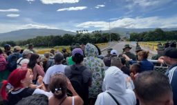 Venezuela cierra fronteras previo a las elecciones presidenciales del domingo: Personas quedan varadas en Colombia