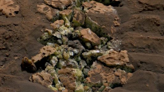 El rover Curiosity descubre rocas de azufre puro en Marte