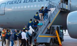 En vuelo FACH: Expulsan a 42 ciudadanos extranjeros con destino a Colombia, Ecuador, República Dominicana y Bolivia