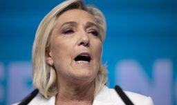 Tensión en Francia: Le Pen acusa a Macron de preparar "un golpe de Estado administrativo" en su contra