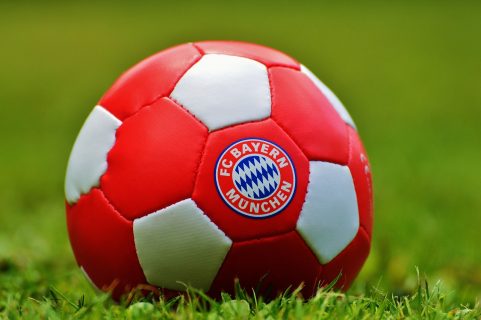 Presidente del Bayern Múnich pide que el deporte se oponga al avance de la ultraderecha: "Tenemos una responsabilidad social"