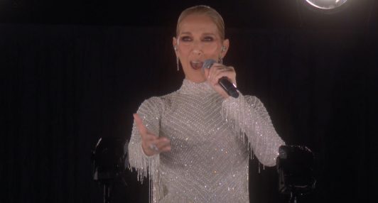 ¡Impresionante!: Celine Dion reaparece tras enfermedad y sorprende con brillante interpretación de l'Hymne à l’amour en inauguración de París 2024