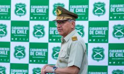 "Estoy mejor que nunca": General Yáñez aclara que acudió al Hospital de Carabineros para hacerse exámenes de rutina