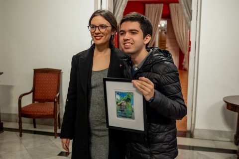 Vallejo solo tuvo halagos para campeón mundial de Pokémon: "Los juegos representan comunidad, constancia y aprendizaje"