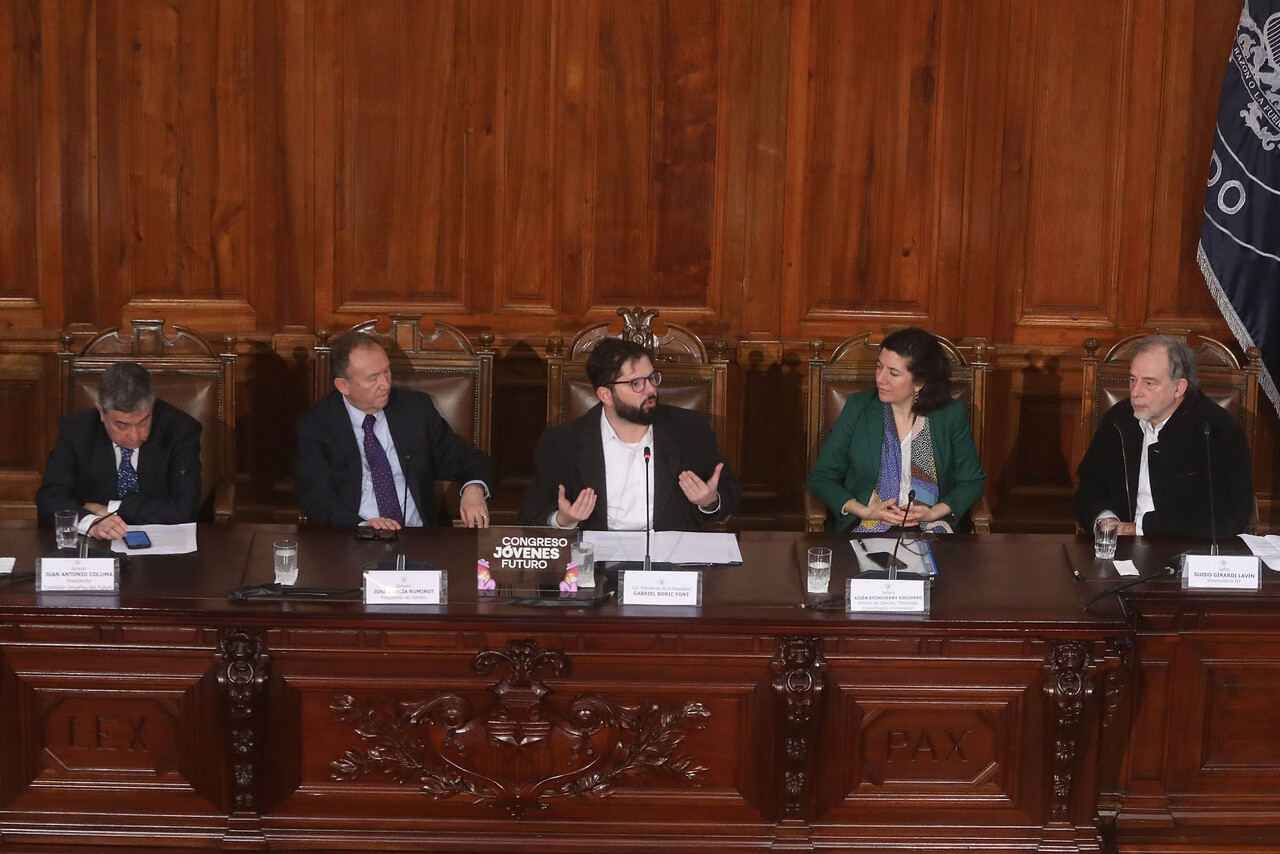 Gabriel Boric en Congreso Jóvenes Futuro 2024