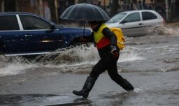 ¡Abran los paraguas!: Esto es lo que lloverá este martes en Santiago y la Región Metropolitana