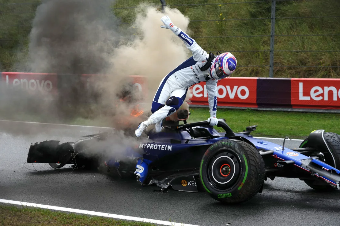 Sargeant saltó del auto y escapó ileso. Peter Dejong/AP