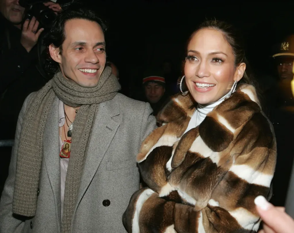 Jennifer Lopez con Marc Anthony en 2005. (Crédito: Paul Hawthorne/Getty Images)