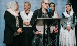 La potente denuncia de Meryl Streep ante la ONU: “Una ardilla tiene más derechos que una niña hoy en Afganistán”