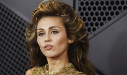 Miley Cyrus es demanda por plagio: Aseguran que copió partes de 'When I was Your Man' de Bruno Mars para su éxito 'Flowers'