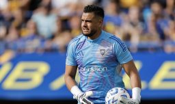 Boca Juniors suspende a Sergio Romero tras agresión a hinchas en superclásico de Argentina