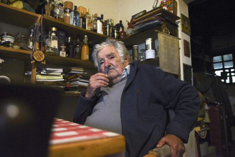 José Mujica levanta alertas al ser hospitalizado por tercera vez en 10 días tras tratamiento de cáncer