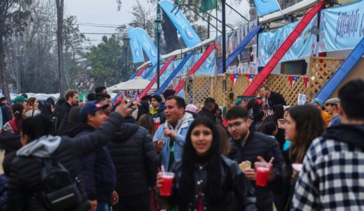 500 fiscalizaciones y 150 sumarios: Minsal despliega Plan Nacional en fondas y ramadas de cara a Fiestas Patrias