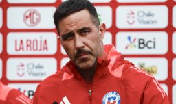 "Si llega Bravo, Arturo se va": Aseguran que Vidal le habría hecho la cruz al retorno del arquero a Colo Colo