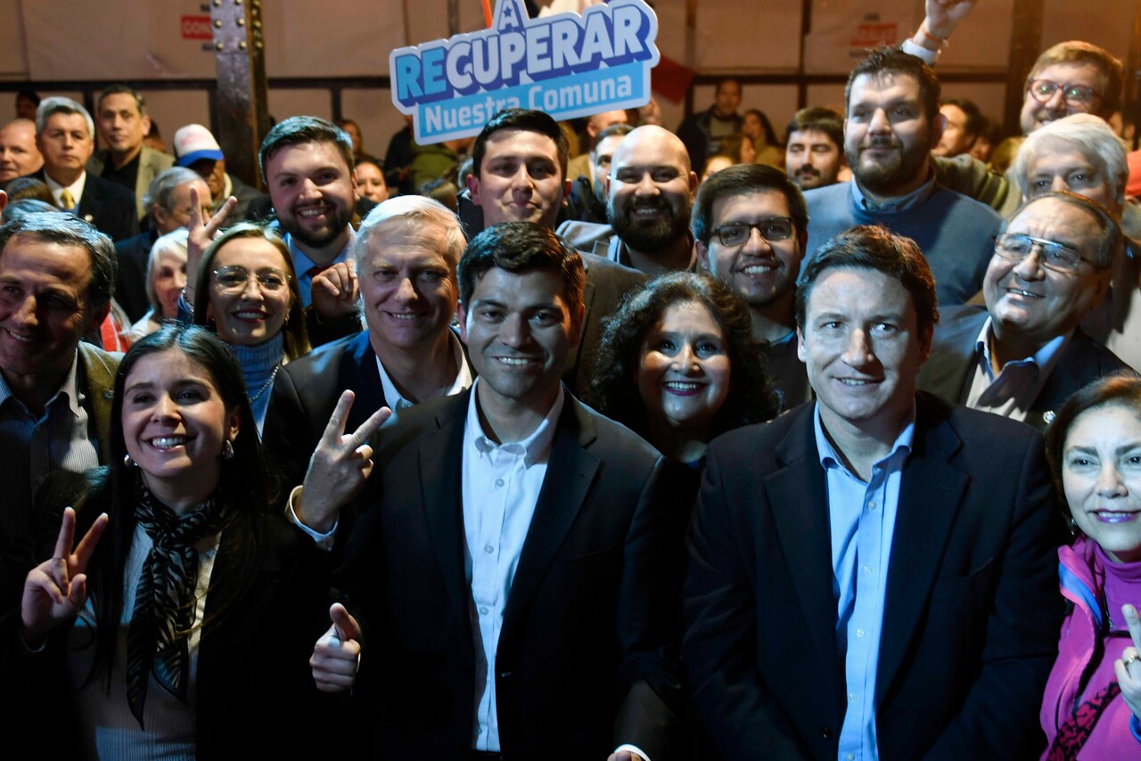 José Antonio Kast, junto al presidente del Partido Republicano, Arturo Squella, encabezaron el lanzamiento oficial de la campaña a alcalde por Valparaíso de Rafael González/Agencia Uno