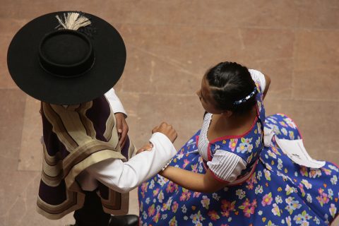 "Desde que no estás presente": Niño de 10 años recuerda a su madre en Fiestas Patrias con un emotivo pie de cueca