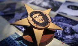 La increíble historia de la primera estatua en el mundo del Che Guevara, instalada en Chile y que lleva más de 50 años desaparecida