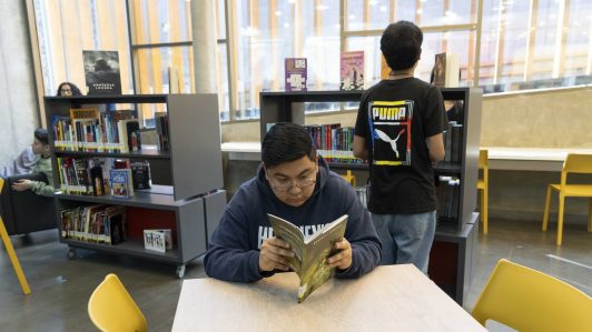 Inauguran Biblioteca Municipal en Pudahuel: Tiene 12 mil ejemplares y aforo para 600 personas