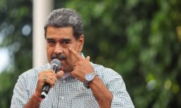 Lagos, Frei y más de 25 exmandatarios iberoamericanos piden a la Corte Penal Internacional la “detención inmediata” de Maduro