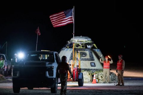 La cápsula Starliner de Boeing regresa a la Tierra tras casi tres meses en el espacio