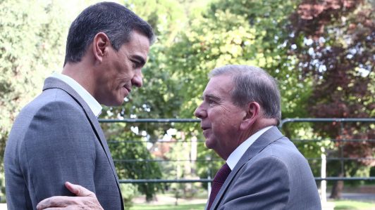 Pedro Sánchez recibió a Edmundo González en Madrid: Llegó a España tras solicitar asilo político