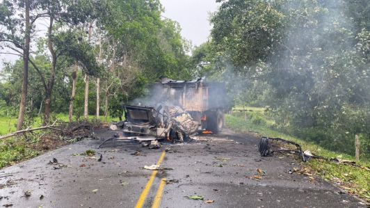 Colombia: Petro “cierra proceso de paz” con el ELN tras ataque en Puerto Jordán que dejó 2 soldados muertos y 26 heridos