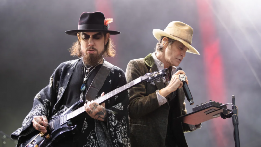 Tras altercado durante show en Boston: Jane's Addiction anuncian que se "tomarán un tiempo" y cancelan fechas restantes