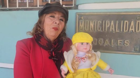 Alcaldesa de Nogales hace concurso para ponerle nombre a una muñeca: "El sorteo va a ser el Día de la Penca"