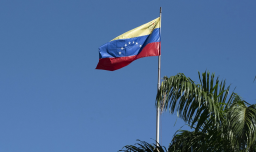 "No era aburrimiento, era respeto": Venezolano valora actitud de los chilenos y estalla contra sus compatriotas que hacen ruido en la madrugada