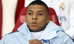 Representante de Kylian Mbappé dice que "se emprenderán acciones legales" contra medios suecos por acusaciones de violación