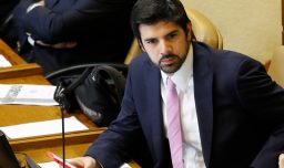 "Aquí no se ha cometido ningún delito": Joaquín Lavín Jr se pronuncia tras allanamiento de sus oficinas en el Congreso