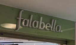 El millonario robo hormiga que afectó a Falabella: Empresa se querelló por sustracción de especies en centro de distribución