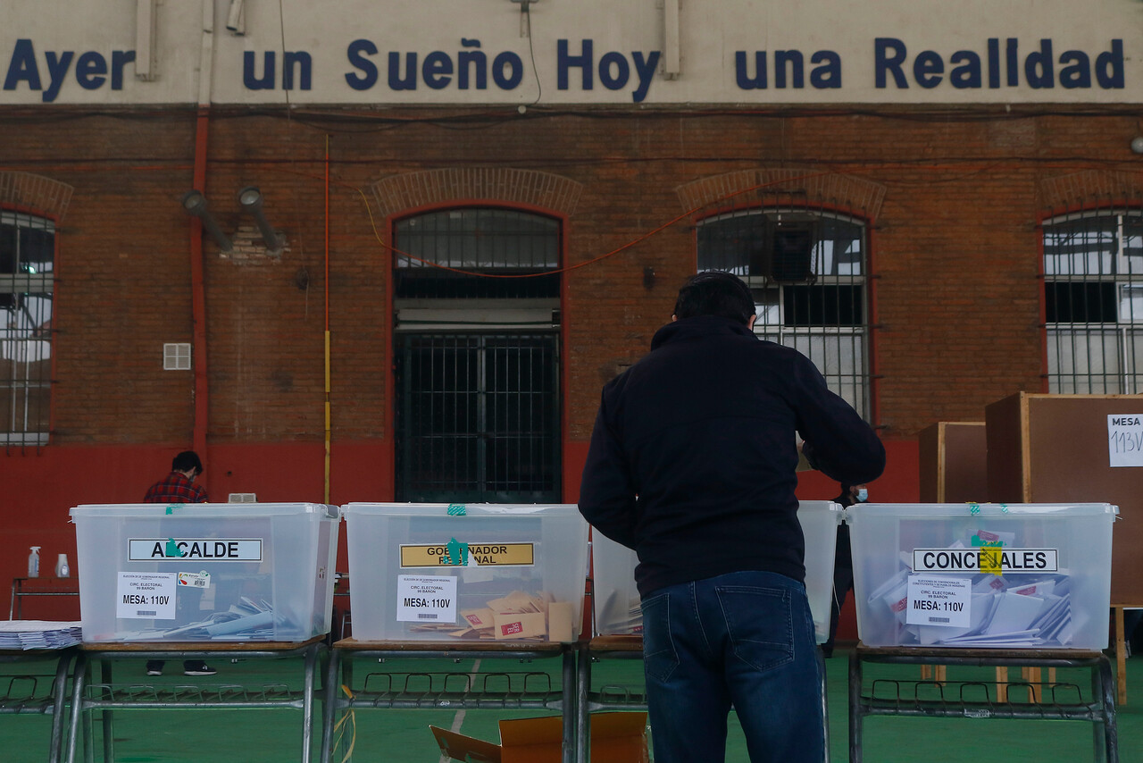 Elecciones 2024: Así están distribuidos los alcaldes y alcaldesas de la Región Metropolitana/Agencia Uno