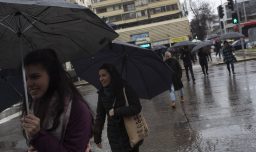 ¿Y la primavera? Vuelven las lluvias a la Región Metropolitana: Senapred declara Alerta Temprana Preventiva en 10 comunas