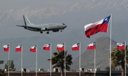 Presidente Gabriel Boric aprueba nuevo alto mando de la Fuerza Aérea: Cinco generales pasaron a retiro