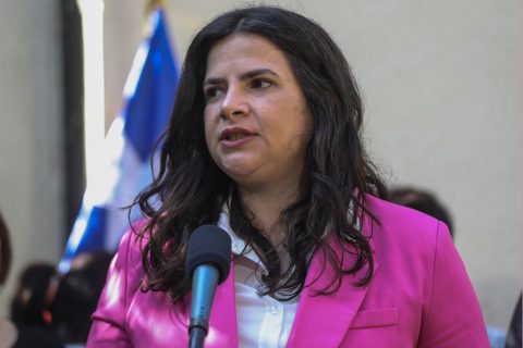 Ministra de la Mujer Antonia Orellana evita cuestionar directamente situación de Monsalve tras renunciar al gobierno por denuncia de violación