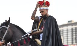 Vidal se prueba la corona con Colo Colo: "No debemos pensar en la U, sino en ganar las 6 finales y ser campeones"