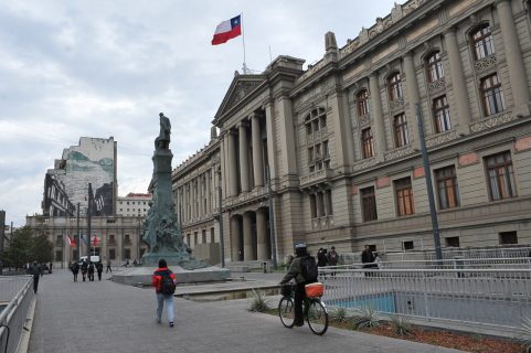 Hombre de 58 años se intentó quemar a lo bonzo frente al Palacio de Tribunales