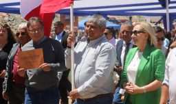 Mineros rescatados rindieron homenaje al expresidente Piñera: Instalaron bandera 34 en su honor