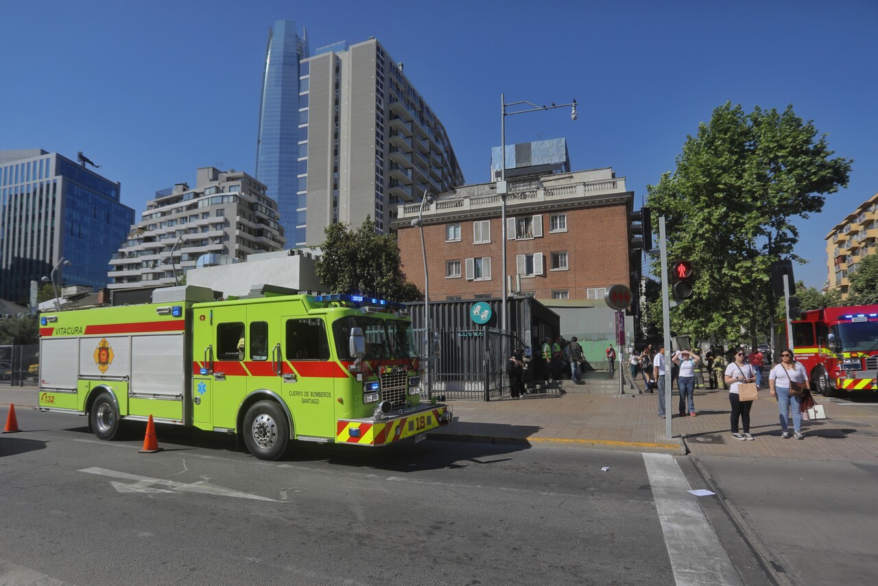 Metro mantuvo cerrado tramo de la Línea 6 por operativo de Bomberos/Agencia Uno