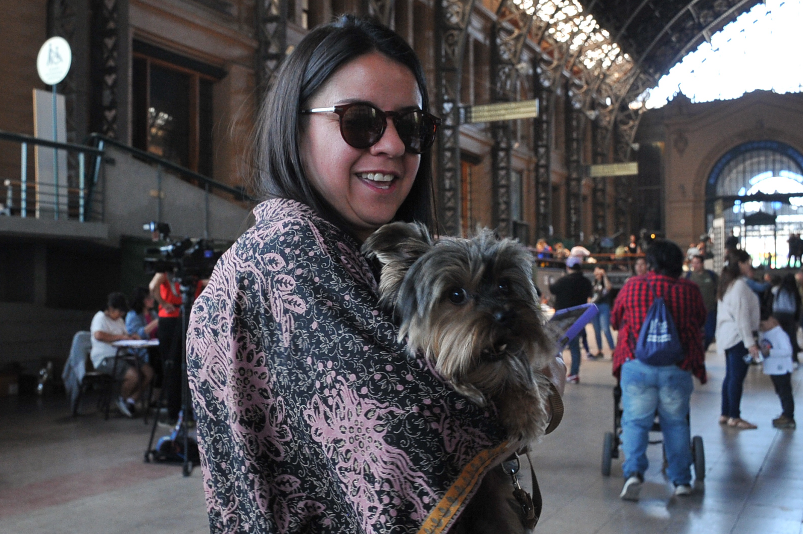 Fotos | Perritos acompañaron a sus dueños a votar/Agencia Uno