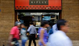 Ripley anuncia el cierre de su icónica tienda en Huérfanos: Esta es la razón