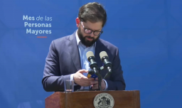 Boric lee en vivo sus mensajes de Signal con Monsalve del día que se enteró de la denuncia: "¿Vuelves a La Moneda?"