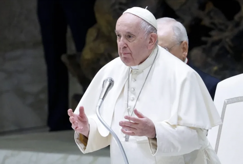 “Vivir más tiempo que tu hijo no es natural”: Papa Francisco afirma que no existen “palabras de consuelo” para padres que pierden hijos