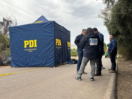 Encuentran cadáver calcinado en la Ruta 5 Norte en Colina: Estaba maniatado y presentaba heridas en su cuerpo