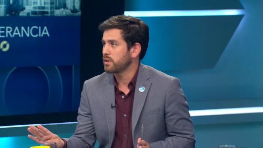 Diego Ibáñez afirma que en la derecha "hay un extravío de identidad" generado por la existencia del Partido Republicano