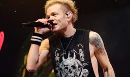 Deryck Whibley, de Sum 41, acusa que exmánager de la banda lo abusó sexualmente: “Siempre creí que me llevaría esto a la tumba”