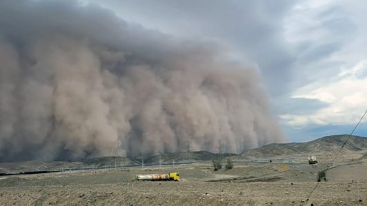 Emiten alerta meteorológica por tormentas de arena en Atacama: Pronostican vientos de hasta 110 km/h