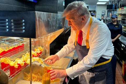 ¿Todo por los votos?: Donald Trump trabaja en un McDonald's para burlarse de Kamala Harris